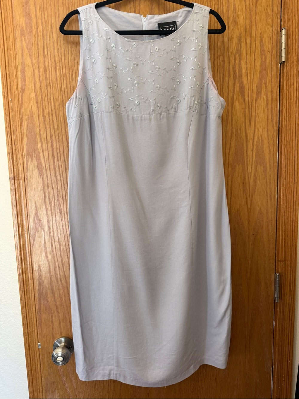 Vintage Y2K Lavender Embroidered Sheath Dress | Sleeveless Midi | Minimalist